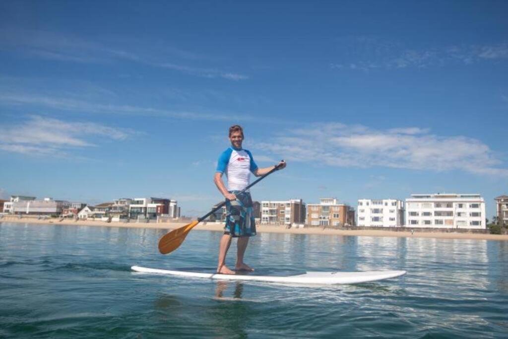 Spacious Sandbanks Apartment Near Beach And Bars With Free Parking Пул Екстериор снимка